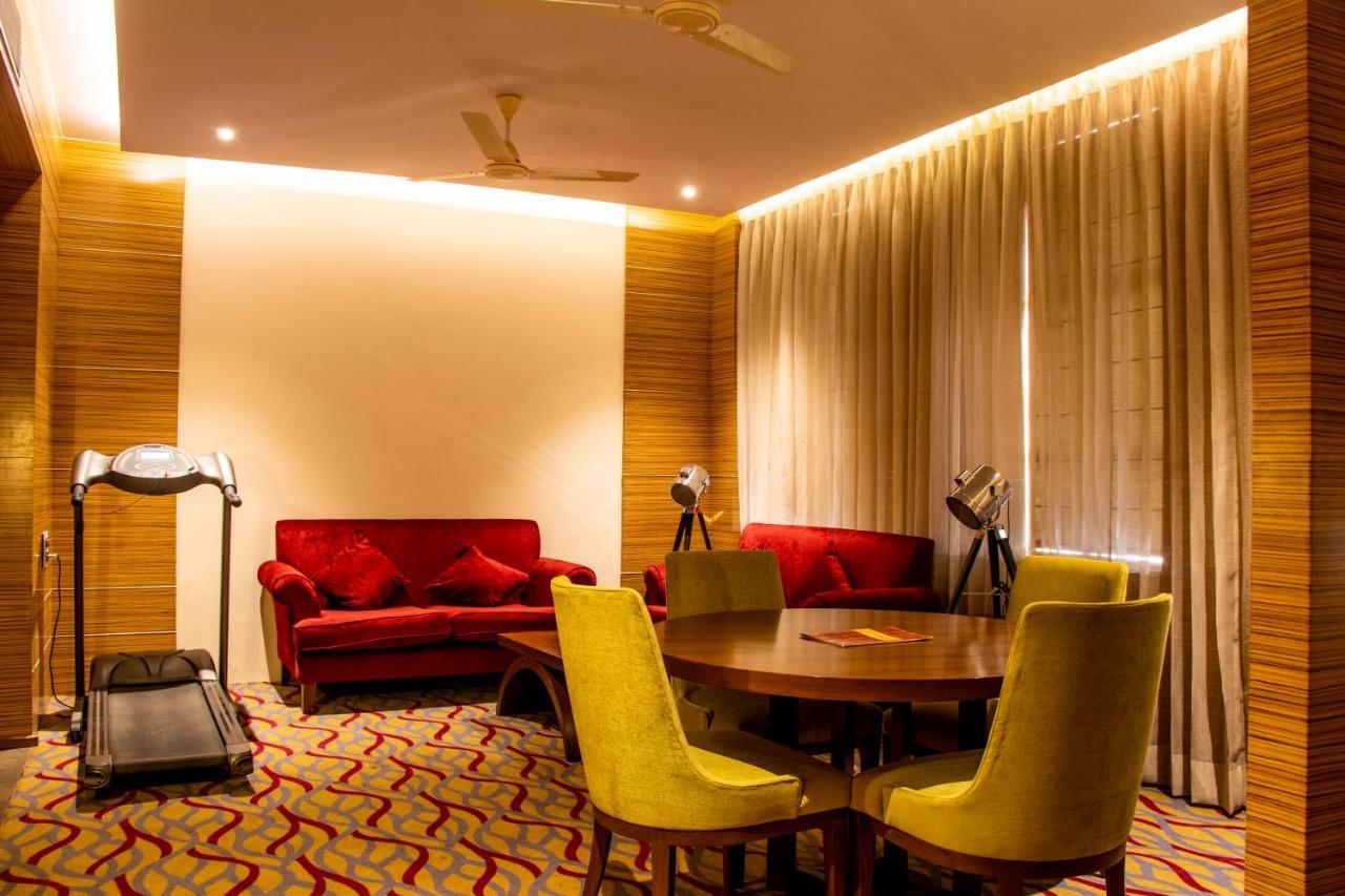 Hotel Landmark Rewa Exterior foto
